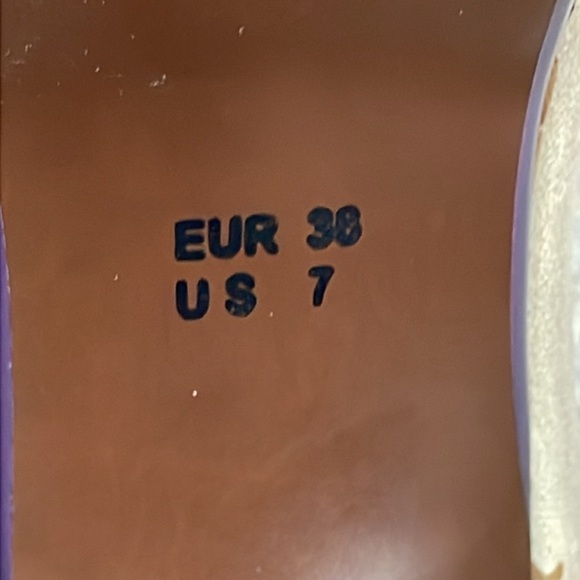 Poetic License Distressed Leather Floret Pom Pom Pumps Retro Heels Taupe Sz 7 - Picture 9 of 14